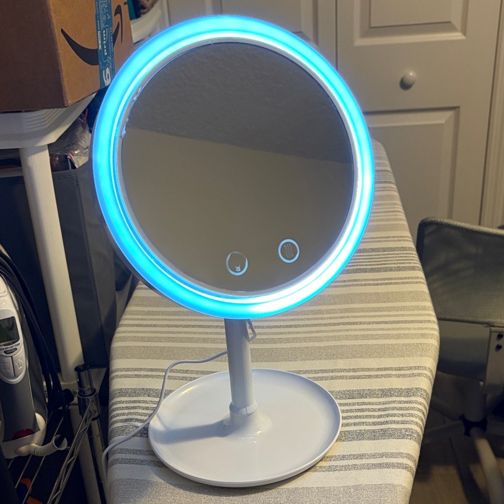 LED Vanity Mirror with Blue Light